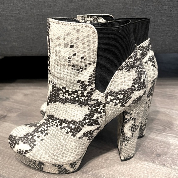 Nordstrom White Snakeskin Platform Heels - Picture 5 of 6